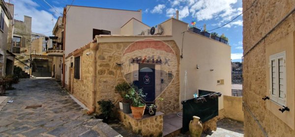 casa indipendente in vendita ad Enna in zona Enna Alta