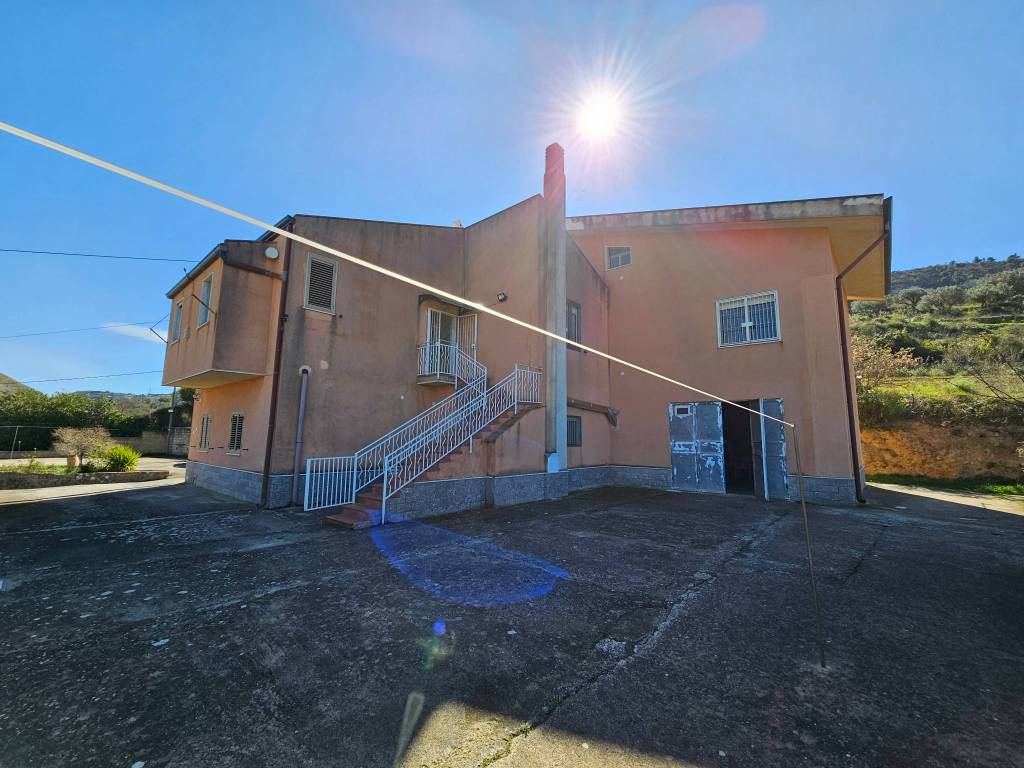 casa indipendente in vendita ad Enna