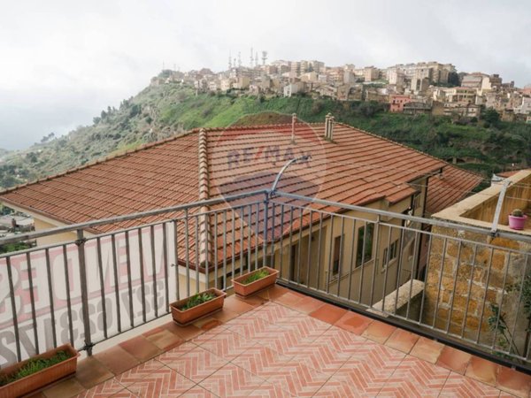 casa indipendente in vendita ad Enna in zona Enna Alta