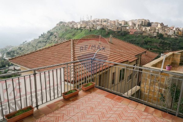 casa indipendente in vendita ad Enna in zona Enna Alta