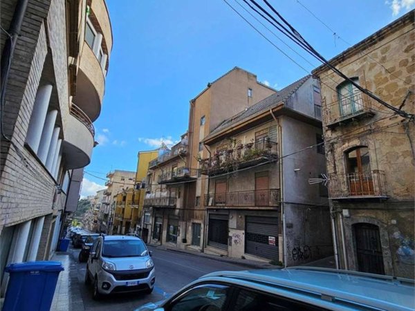 appartamento in vendita ad Enna in zona Pergusa
