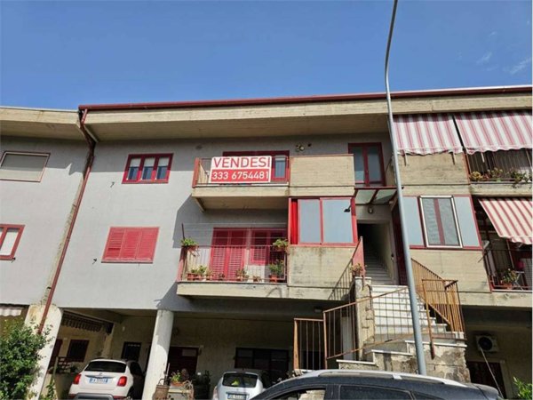 appartamento in vendita ad Enna in zona Pergusa