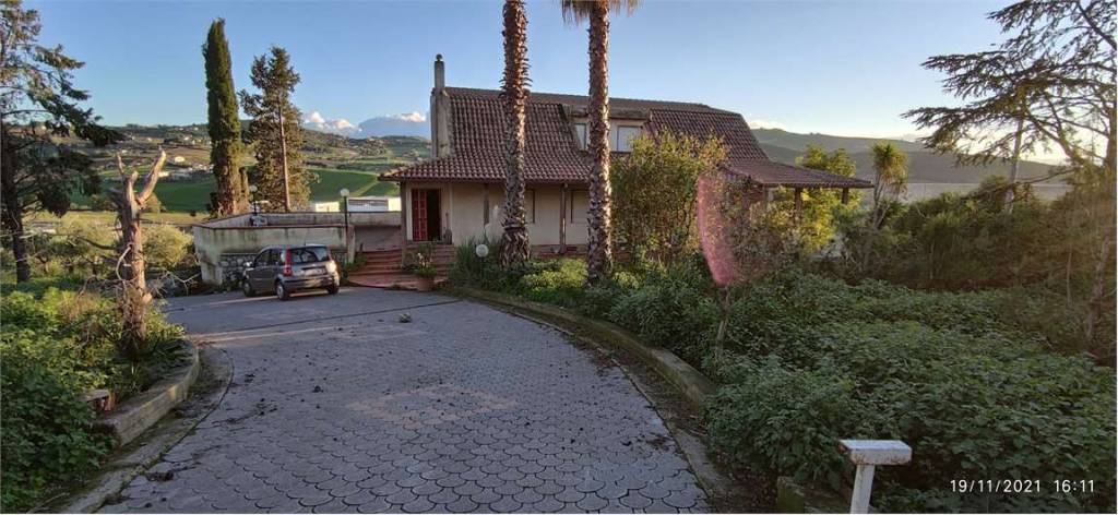 casa indipendente in vendita ad Enna in zona Sant'Anna / Enna Bassa
