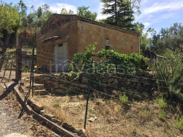terreno agricolo in vendita ad Enna in zona Pergusa