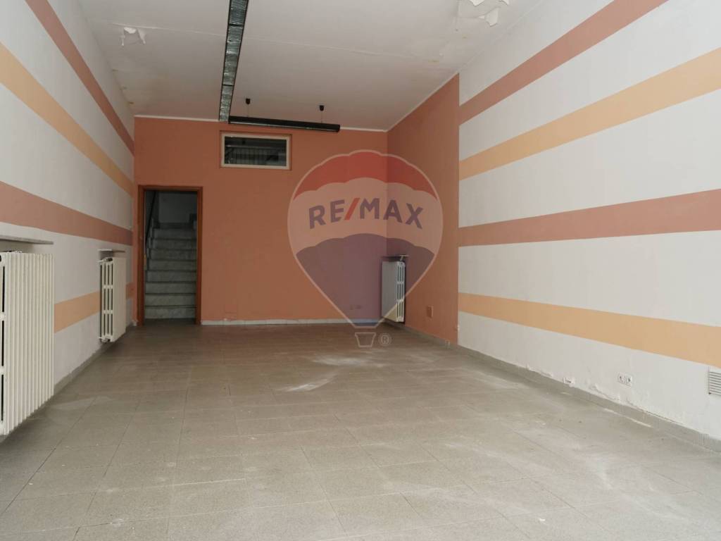 locale commerciale in vendita ad Enna