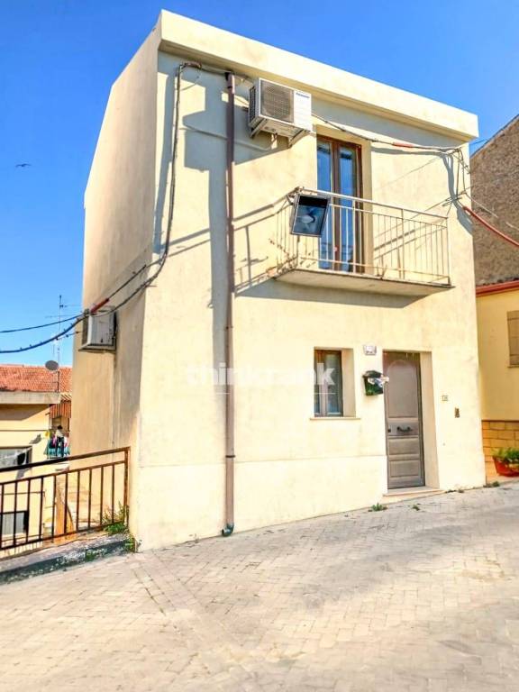 casa indipendente in vendita ad Enna in zona Enna Alta