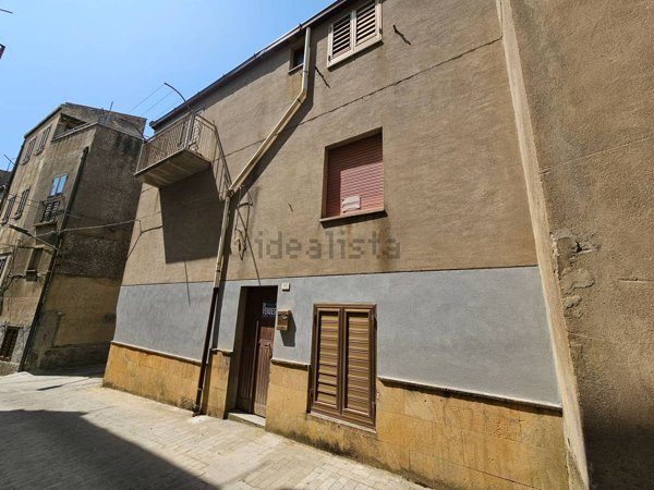 casa indipendente in vendita ad Enna