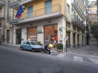 negozio in vendita ad Enna in zona Enna Alta