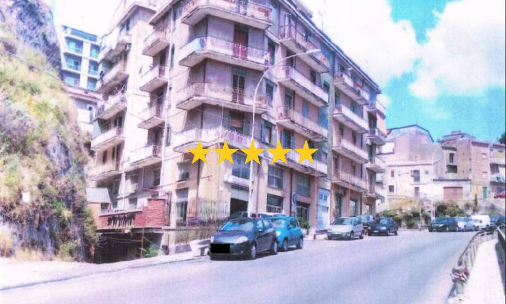 appartamento in vendita ad Enna in zona Pergusa