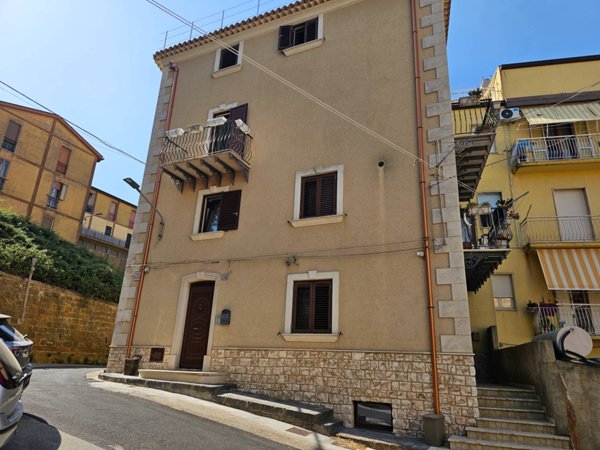 casa indipendente in vendita ad Enna