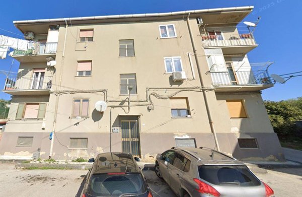appartamento in vendita ad Enna in zona Pergusa
