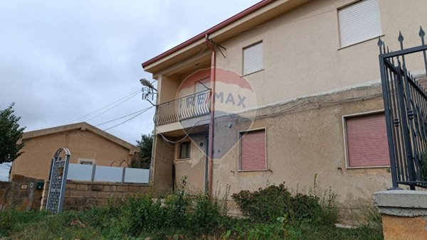 casa indipendente in vendita ad Enna in zona Enna Alta