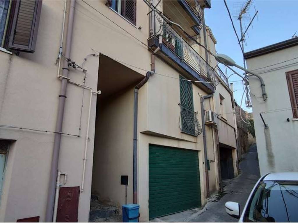 casa indipendente in vendita ad Enna in zona Enna Alta