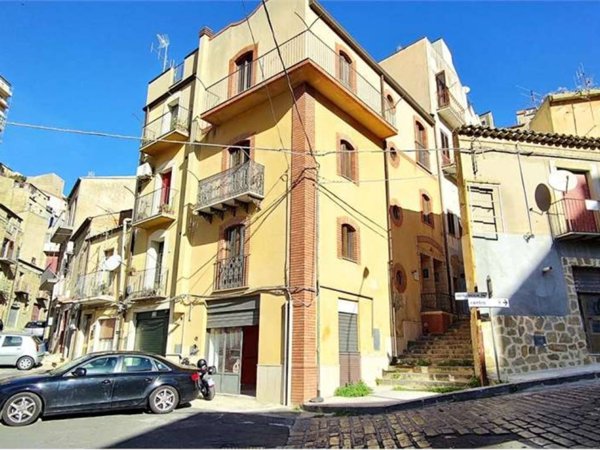 casa indipendente in vendita ad Enna in zona Enna Alta
