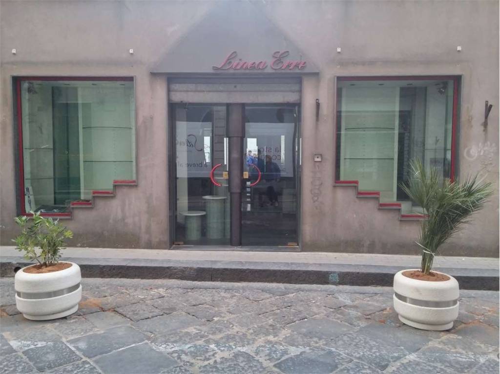 negozio in vendita ad Enna in zona Enna Alta