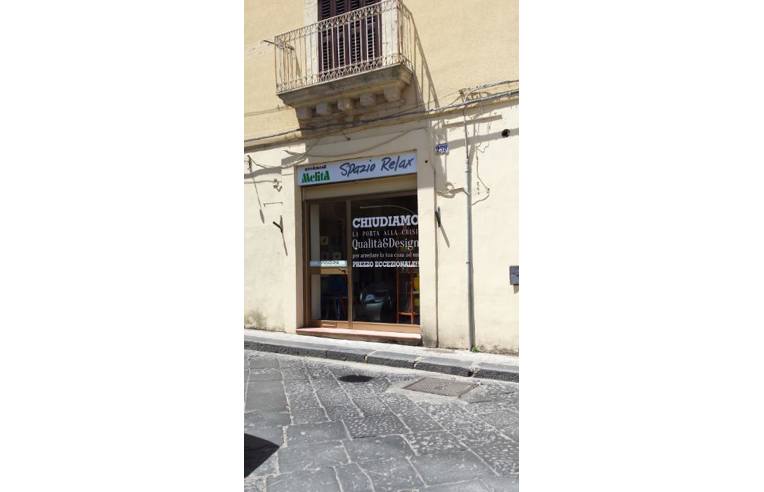 negozio in vendita ad Enna in zona Enna Alta