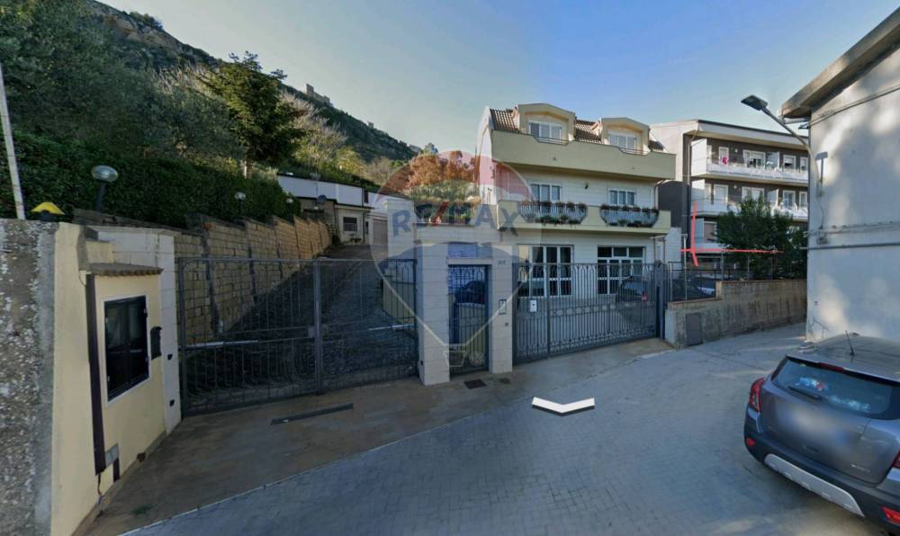 appartamento in vendita ad Enna in zona Pergusa