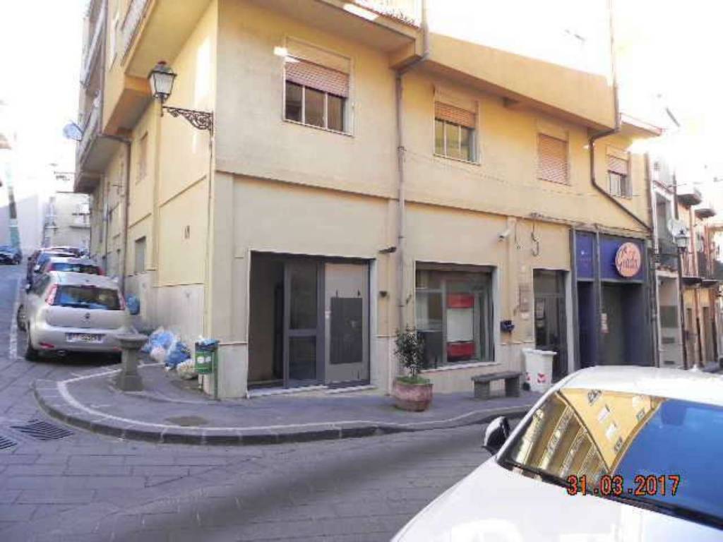 negozio in vendita ad Enna in zona Enna Alta