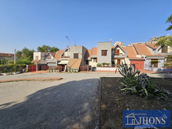 casa indipendente in vendita ad Enna