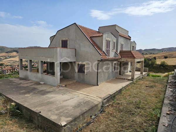 casa indipendente in vendita ad Enna