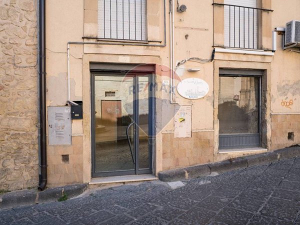 locale commerciale in vendita ad Enna in zona Enna Alta