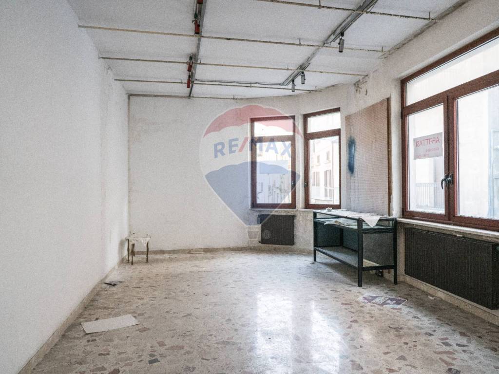 negozio in vendita ad Enna in zona Enna Alta