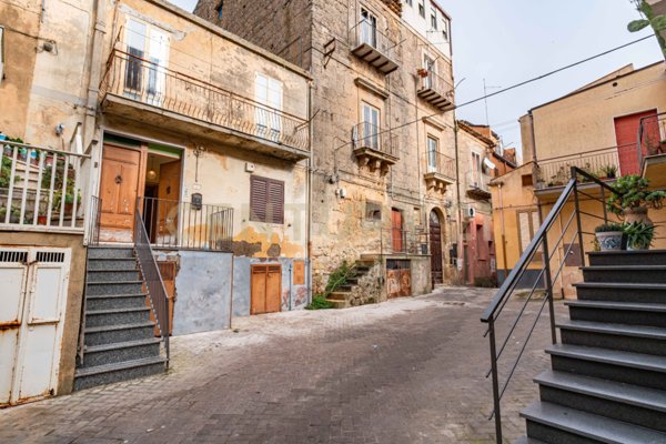 casa indipendente in vendita ad Enna in zona Sant'Anna / Enna Bassa