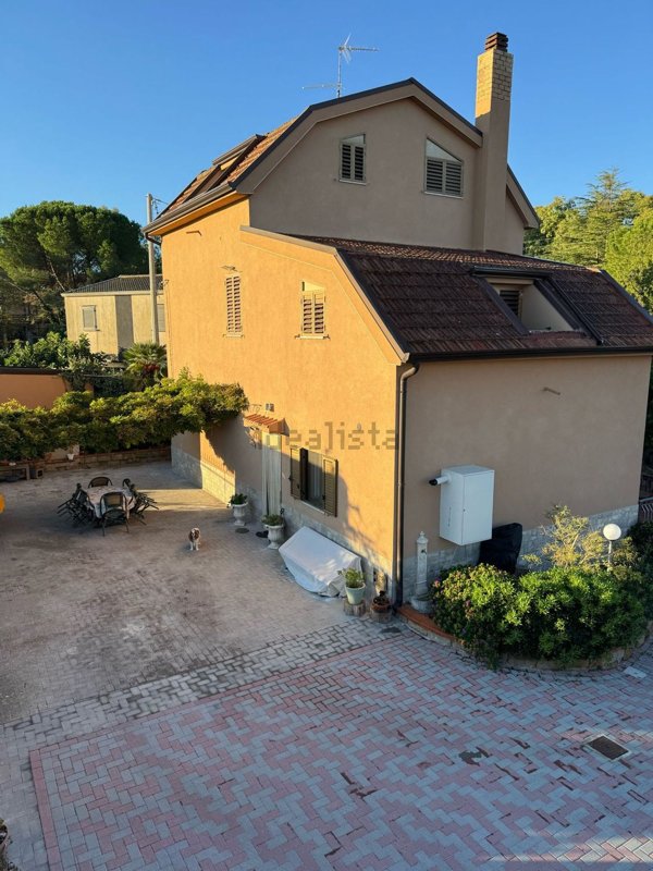 casa indipendente in vendita ad Enna