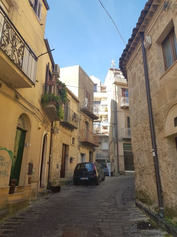 casa indipendente in vendita ad Enna in zona Enna Alta