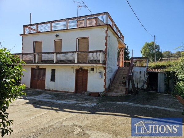 casa indipendente in vendita ad Enna in zona Stazione