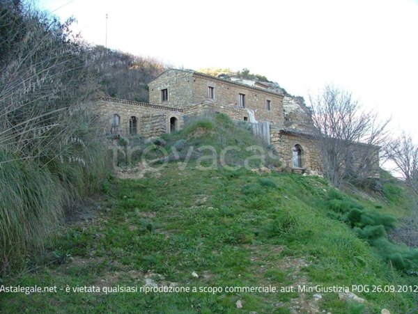 appartamento in vendita ad Enna in zona Pergusa