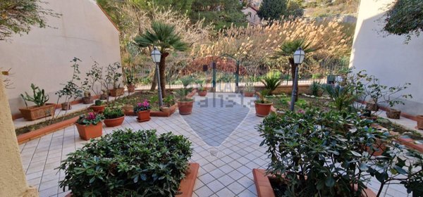 casa indipendente in vendita ad Enna in zona Sant'Anna / Enna Bassa