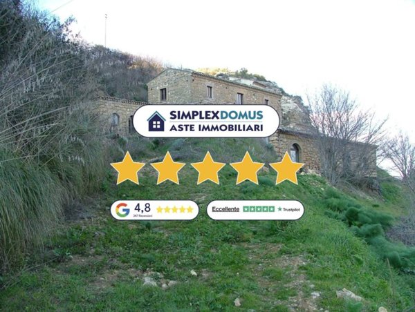 casa indipendente in vendita ad Enna in zona Pergusa