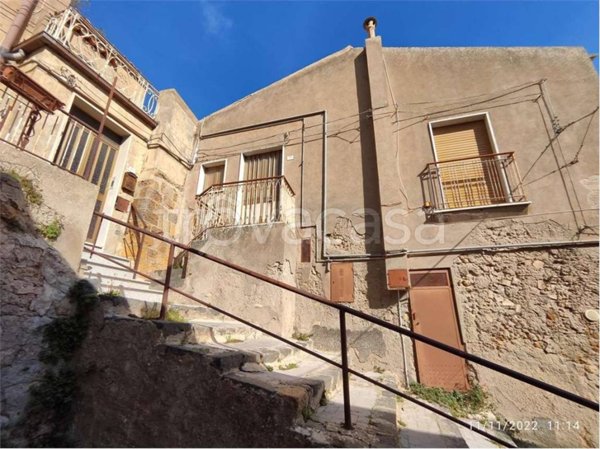 casa indipendente in vendita ad Enna