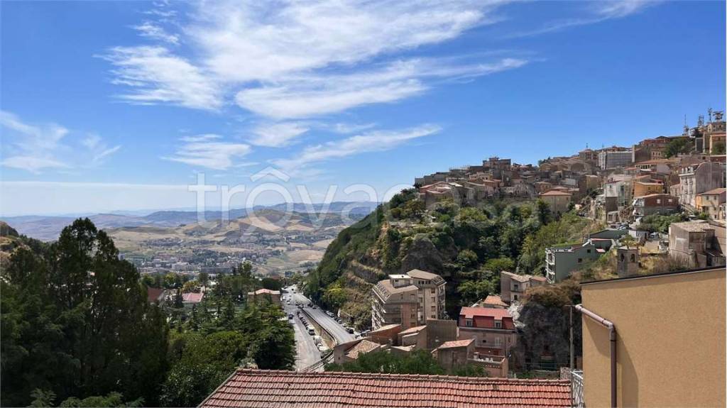 casa indipendente in vendita ad Enna in zona Enna Alta