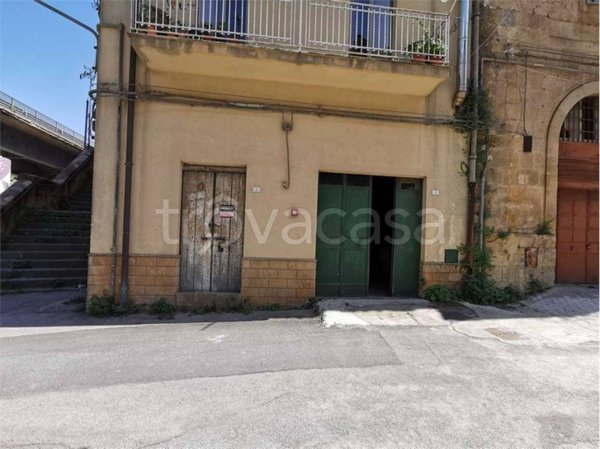 negozio in vendita ad Enna