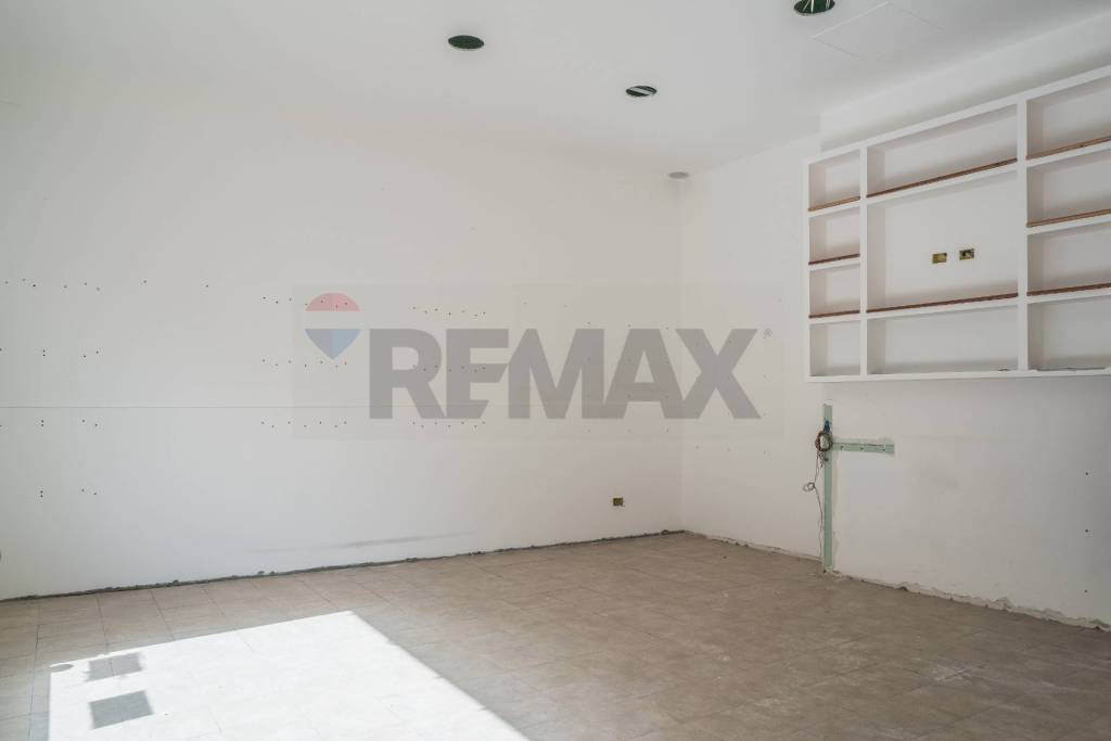 negozio in vendita ad Enna in zona Enna Alta