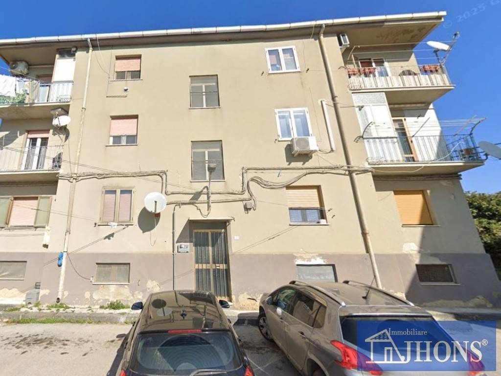 appartamento in vendita ad Enna in zona Pergusa