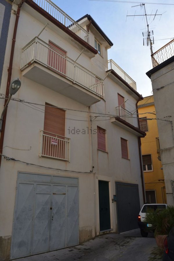 casa indipendente in vendita ad Enna in zona Enna Alta