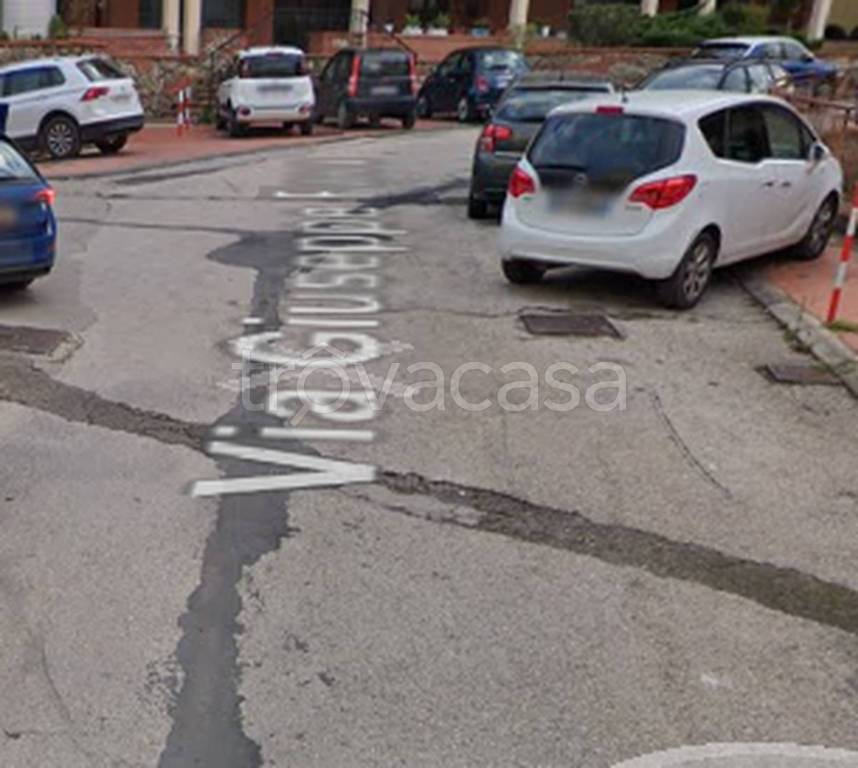 locale commerciale in vendita ad Enna