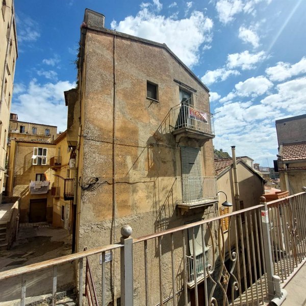 appartamento in vendita ad Enna in zona Enna Alta