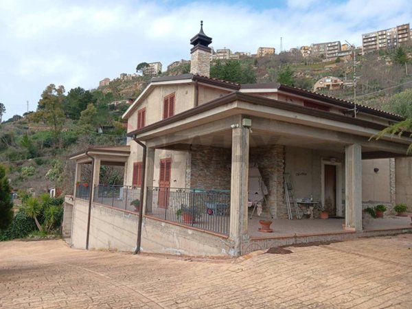 casa indipendente in vendita ad Enna