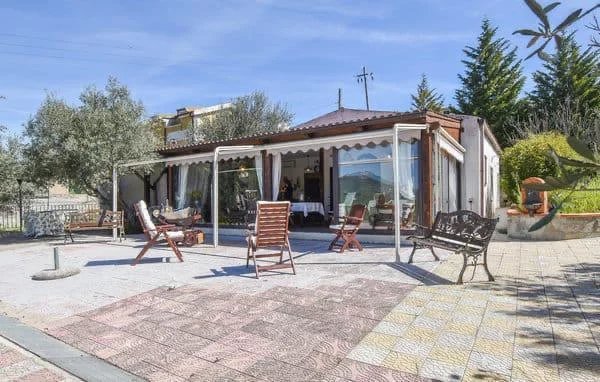 casa indipendente in vendita ad Enna in zona Sant'Anna / Enna Bassa