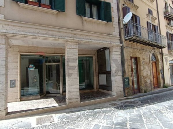 locale commerciale in vendita ad Enna in zona Enna Alta