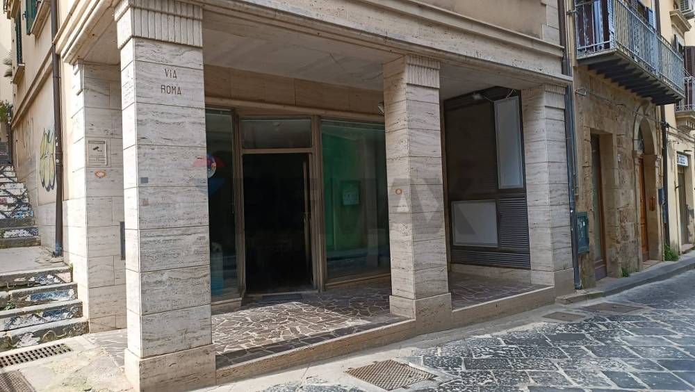 locale commerciale in vendita ad Enna in zona Enna Alta
