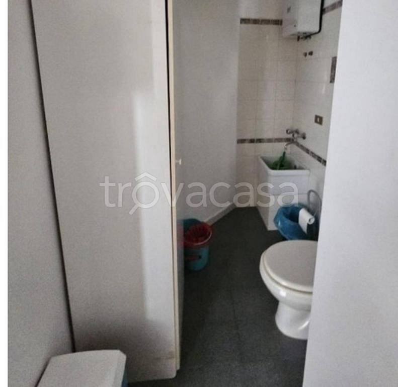 negozio in vendita ad Enna in zona Pergusa