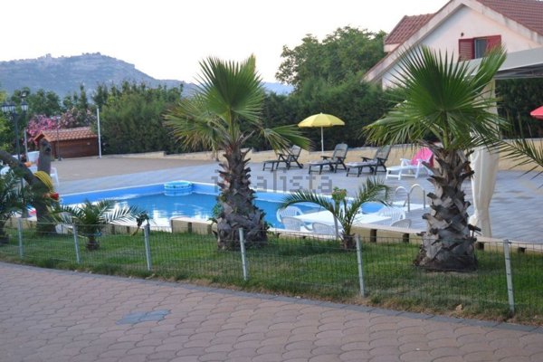 casa indipendente in vendita ad Enna in zona Sant'Anna / Enna Bassa