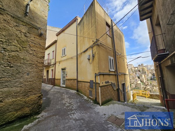 casa indipendente in vendita ad Enna in zona Enna Alta