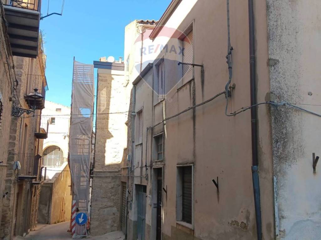 casa indipendente in vendita ad Enna in zona Enna Alta