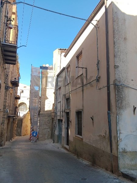 casa indipendente in vendita ad Enna in zona Enna Alta